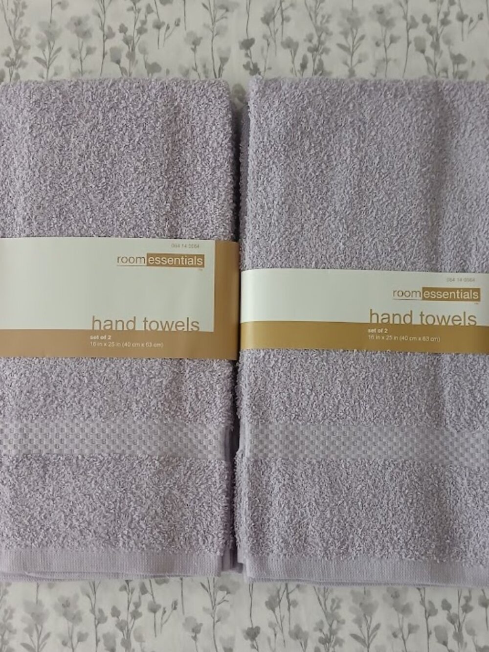 Room Essentials Hand Towels - Lilac 2 sets of 2 (4) towels total - NEW